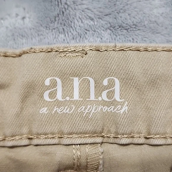 A.n.a size 12 mid rise khaki shorts - Picture 4 of 4